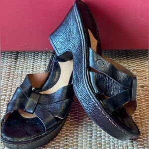 BORN s7 blk leather slide platforms-look NEW-Born quality, comfort, fit & style